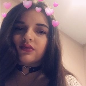 Meet your Posher, Julia